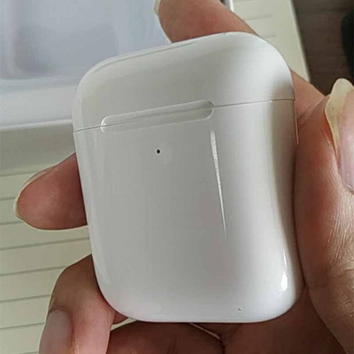 i80 TWS Earbuds earbud detail close-up premium finish – Elite Power Tech