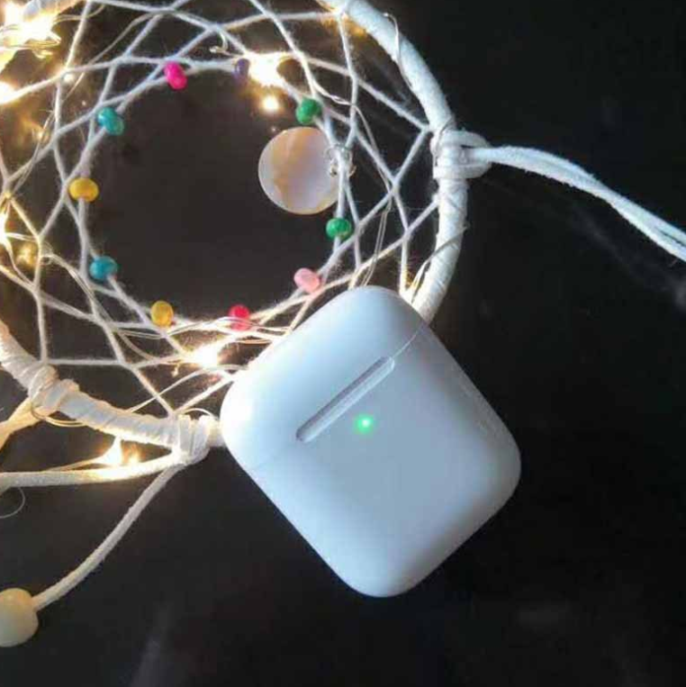 i80 TWS Earbuds lifestyle shot – Elite Power Tech